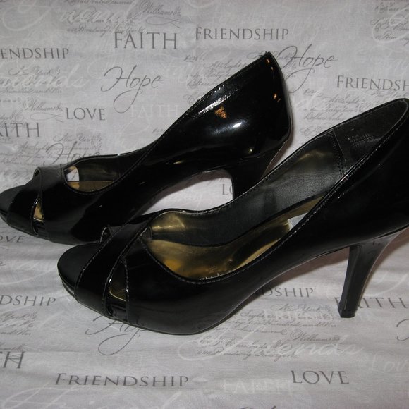 OLSENBOYE BLACK PATENT PEEP TOE HEELS SZ. 6.5 MED. - Picture 2 of 5